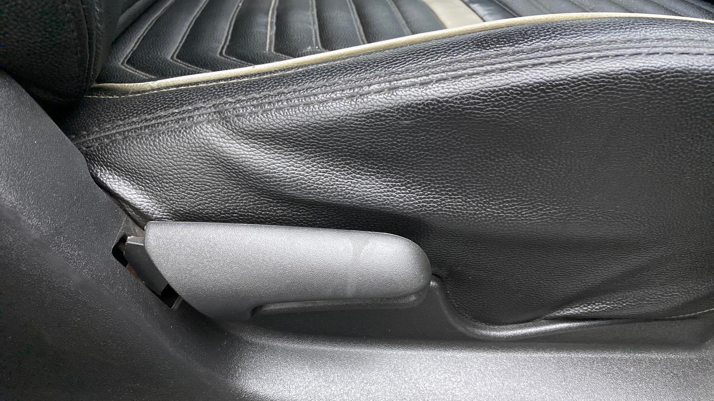 2018 Maruti Vitara Brezza VDI, Diesel, Manual, 70,921 km, Driver Side Adjustment Panel
