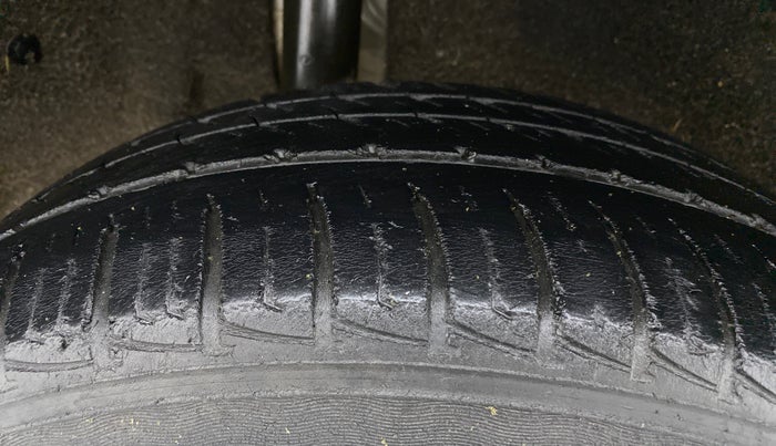 2018 Maruti Vitara Brezza VDI, Diesel, Manual, 70,921 km, Right Rear Tyre Tread