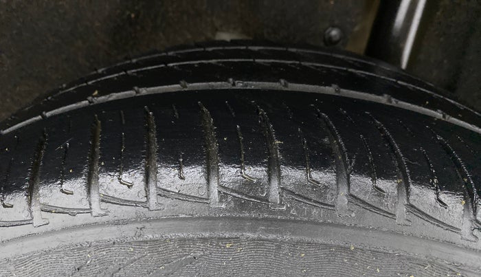 2018 Maruti Vitara Brezza VDI, Diesel, Manual, 70,921 km, Left Rear Tyre Tread