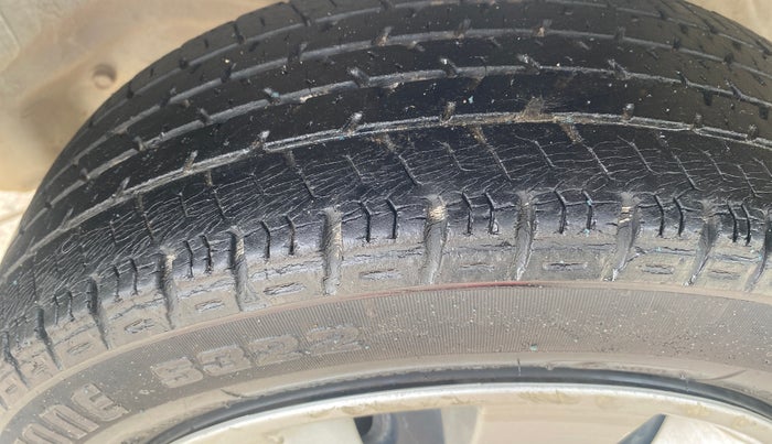 2015 Maruti Alto K10 VXI, Petrol, Manual, 26,922 km, Left Front Tyre Tread