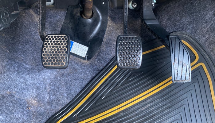 2015 Maruti Alto K10 VXI, Petrol, Manual, 26,922 km, Pedals