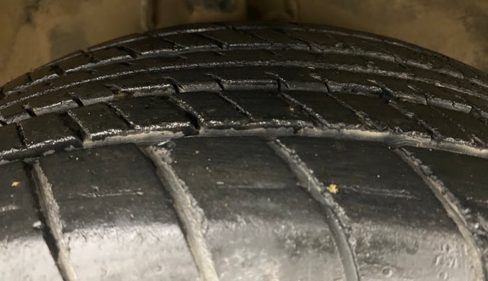 2011 Maruti Swift Dzire ZDI, Diesel, Manual, 47,398 km, Right Front Tyre Tread
