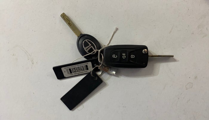 2021 Tata Tiago XZA PETROL, Petrol, Automatic, 7,173 km, Key Close Up