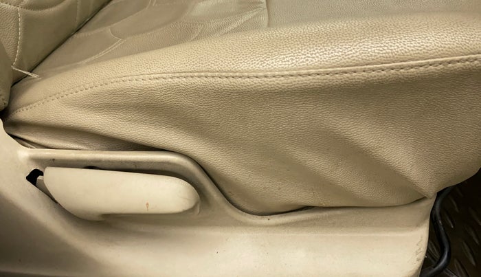 2014 Maruti Ertiga VXI, Petrol, Manual, 31,911 km, Driver Side Adjustment Panel