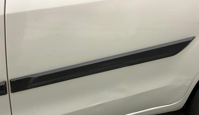 2014 Maruti Ertiga VXI, Petrol, Manual, 31,911 km, Rear left door - Slightly dented