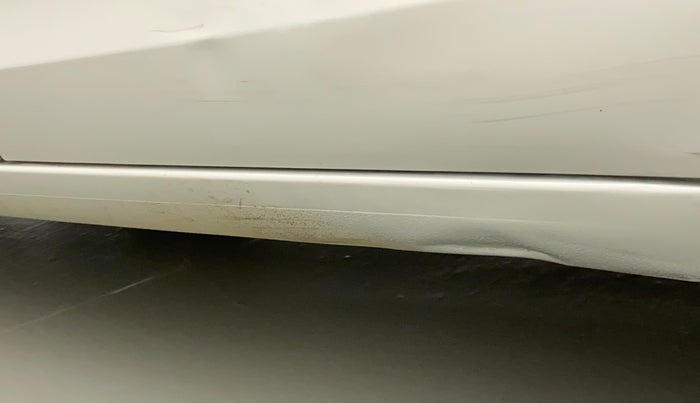 2014 Maruti Ertiga VXI, Petrol, Manual, 31,911 km, Left running board - Slightly dented