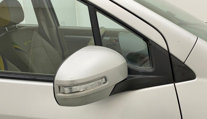 2014 Maruti Ertiga VXI, Petrol, Manual, 31,911 km, Right rear-view mirror - Slight misalignment