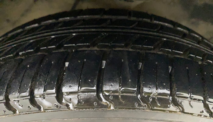 2016 Maruti Alto K10 VXI, Petrol, Manual, 52,195 km, Right Front Tyre Tread