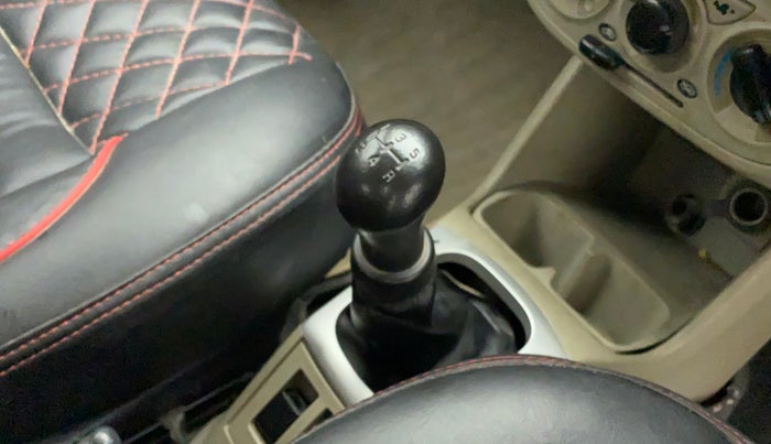 2016 Maruti Alto K10 VXI, Petrol, Manual, 52,195 km, Gear lever - Boot cover slightly torn