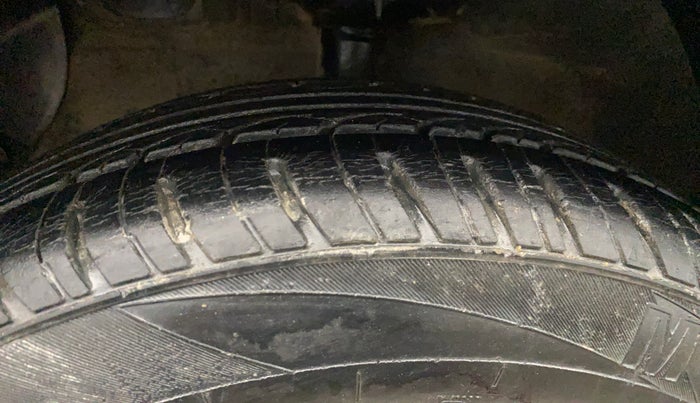 2015 Hyundai Grand i10 MAGNA 1.2 KAPPA VTVT, Petrol, Manual, 47,998 km, Left Front Tyre Tread