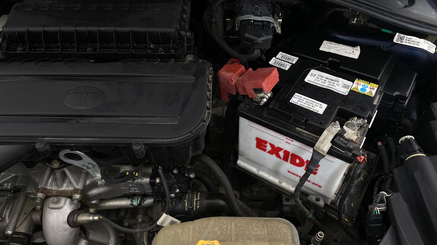 2025 Tata Tiago XZA, Petrol, Automatic, 9,271 km, Engine View - Left