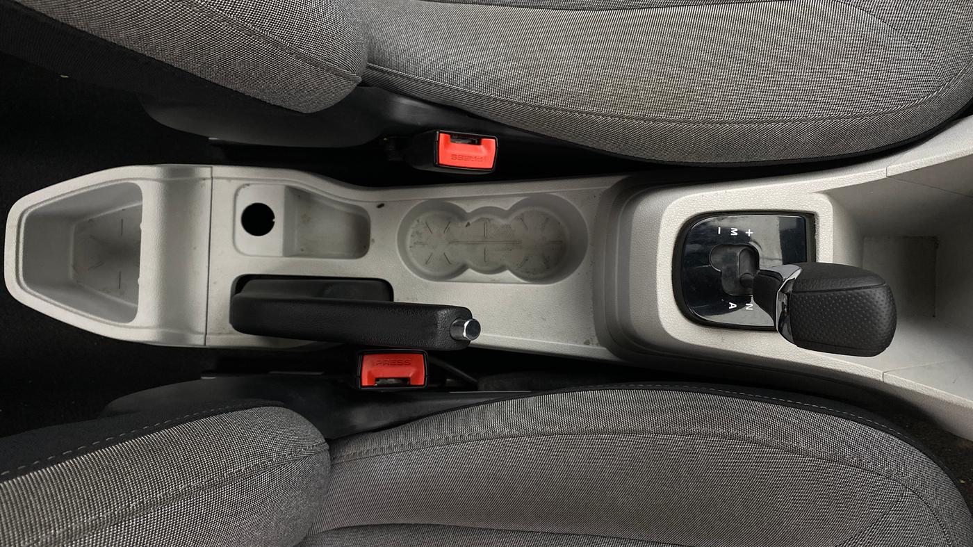 2025 Tata Tiago XZA, Petrol, Automatic, 9,271 km, Gear Lever