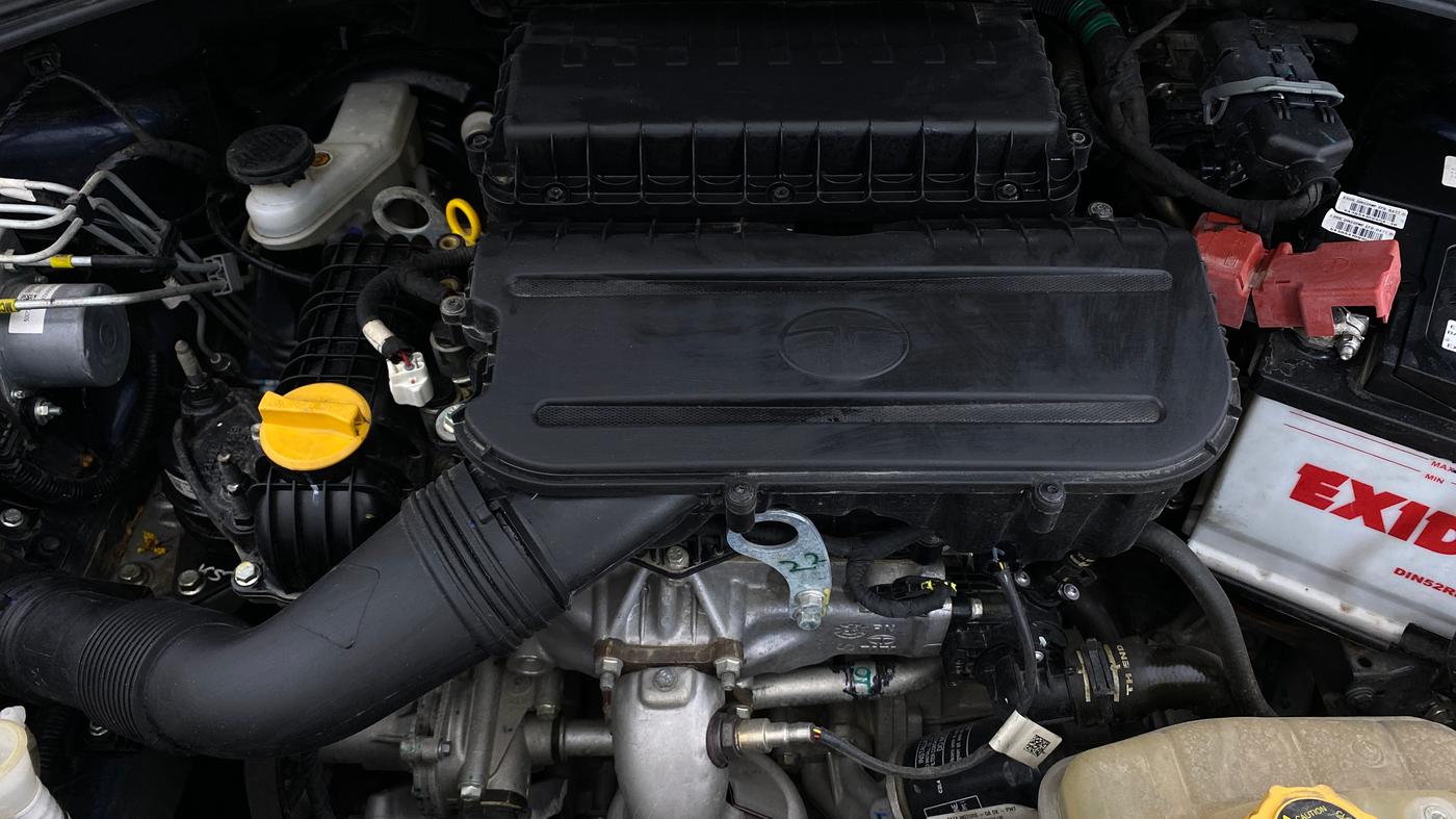 2025 Tata Tiago XZA, Petrol, Automatic, 9,271 km, Engine View