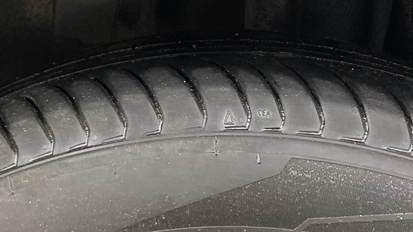 2025 Tata Tiago XZA, Petrol, Automatic, 9,271 km, Left Rear Tyre Tread