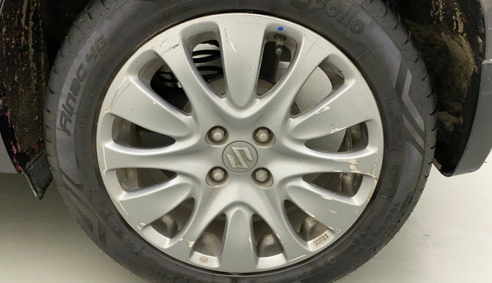 2017 Maruti Baleno ZETA PETROL 1.2, Petrol, Manual, 83,255 km, Left rear tyre - Minor scratches