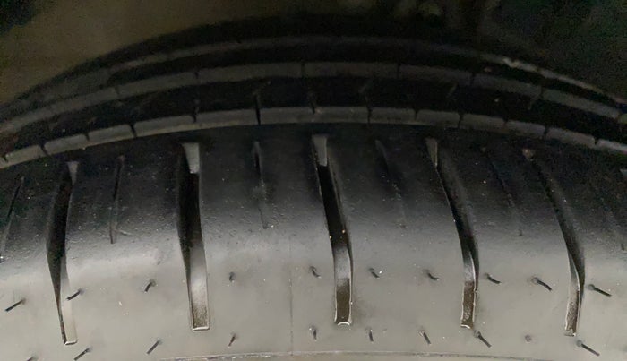 2017 Maruti Baleno ZETA PETROL 1.2, Petrol, Manual, 83,255 km, Right Front Tyre Tread