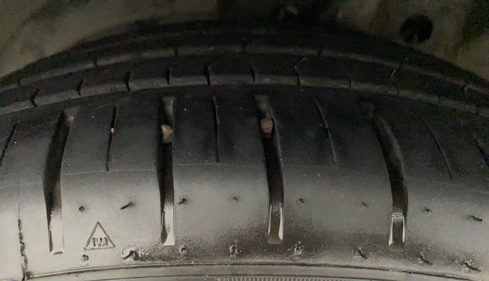 2017 Maruti Baleno ZETA PETROL 1.2, Petrol, Manual, 83,255 km, Left Front Tyre Tread