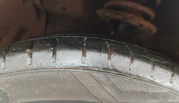 2021 Maruti Ciaz ALPHA  AT 1.5 SHVS PETROL, Petrol, Automatic, 37,832 km, Left Front Tyre Tread