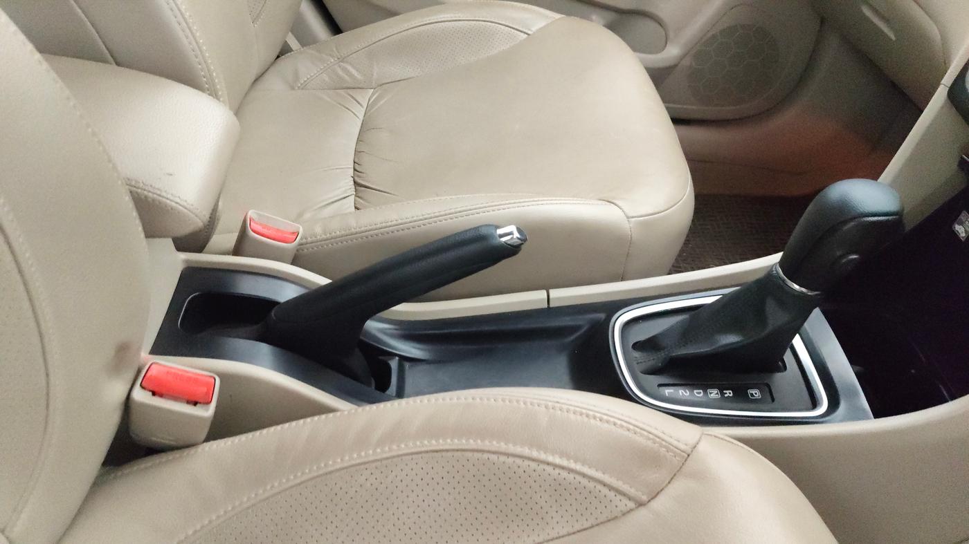 2021 Maruti Ciaz ALPHA  AT 1.5 SHVS PETROL, Petrol, Automatic, 37,832 km, Gear Lever