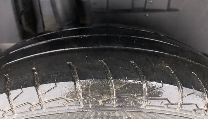 2021 Maruti Dzire VXI, Petrol, Manual, 58,886 km, Right Rear Tyre Tread