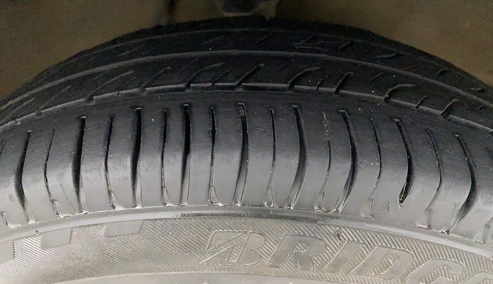 2016 Maruti Alto 800 LXI, Petrol, Manual, 94,541 km, Right Front Tyre Tread