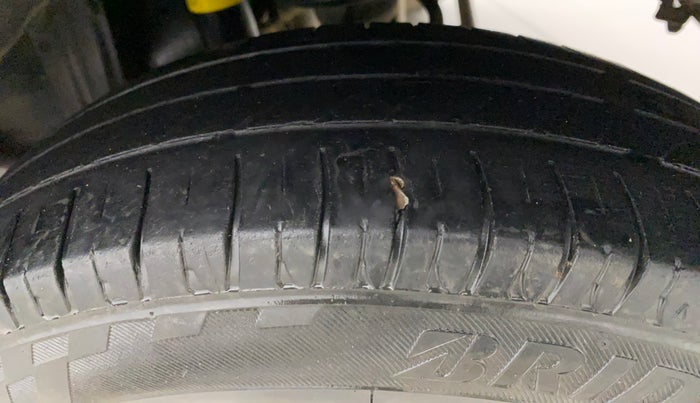 2016 Maruti Alto 800 LXI, Petrol, Manual, 94,541 km, Left Rear Tyre Tread