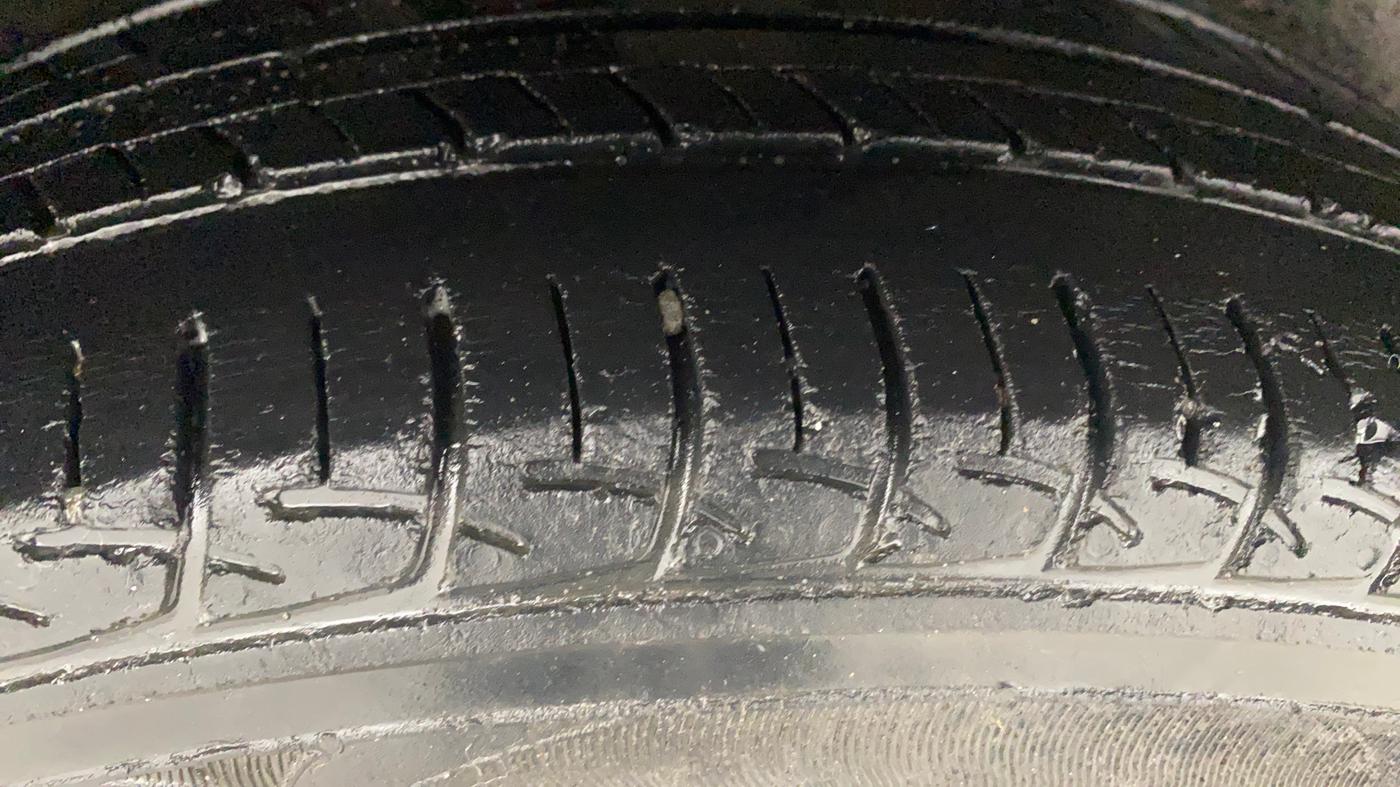 2018 Maruti Ertiga VXI, Petrol, Manual, 57,983 km, Right Rear Tyre Tread