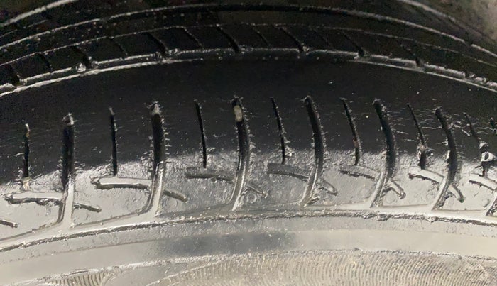 2018 Maruti Ertiga VXI, Petrol, Manual, 57,983 km, Right Rear Tyre Tread