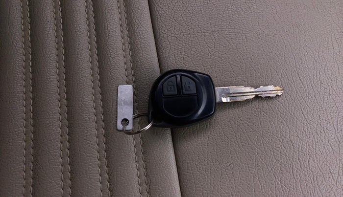 2018 Maruti Ertiga VXI, Petrol, Manual, 57,983 km, Key Close Up