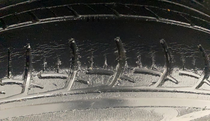 2018 Maruti Ertiga VXI, Petrol, Manual, 57,983 km, Left Rear Tyre Tread