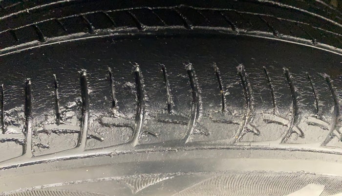 2018 Maruti Ertiga VXI, Petrol, Manual, 57,983 km, Right Front Tyre Tread
