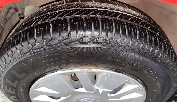 2014 Maruti Swift VXI, Petrol, Manual, 61,813 km, Left Front Tyre Tread