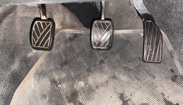 2014 Maruti Swift VXI, Petrol, Manual, 61,813 km, Pedals