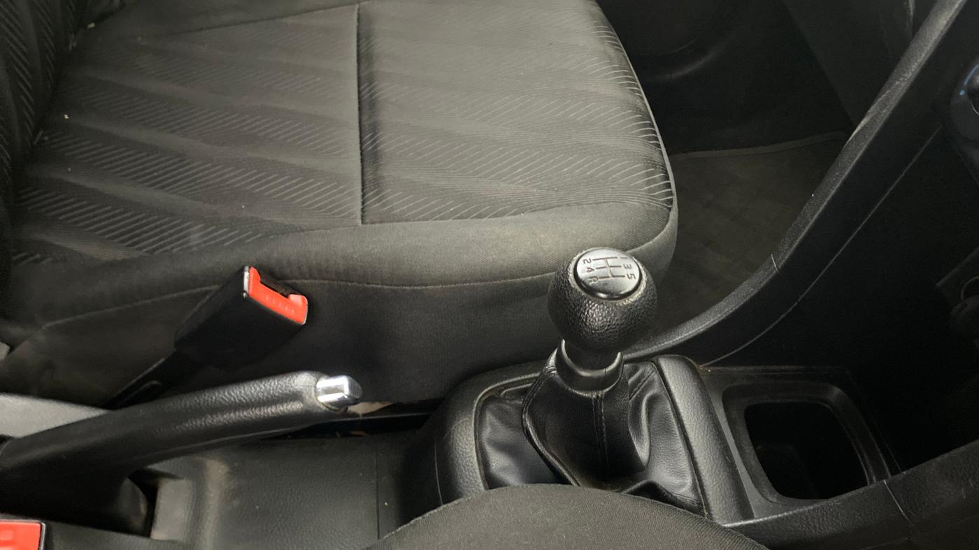 2014 Maruti Swift VXI, Petrol, Manual, 61,813 km, Gear Lever