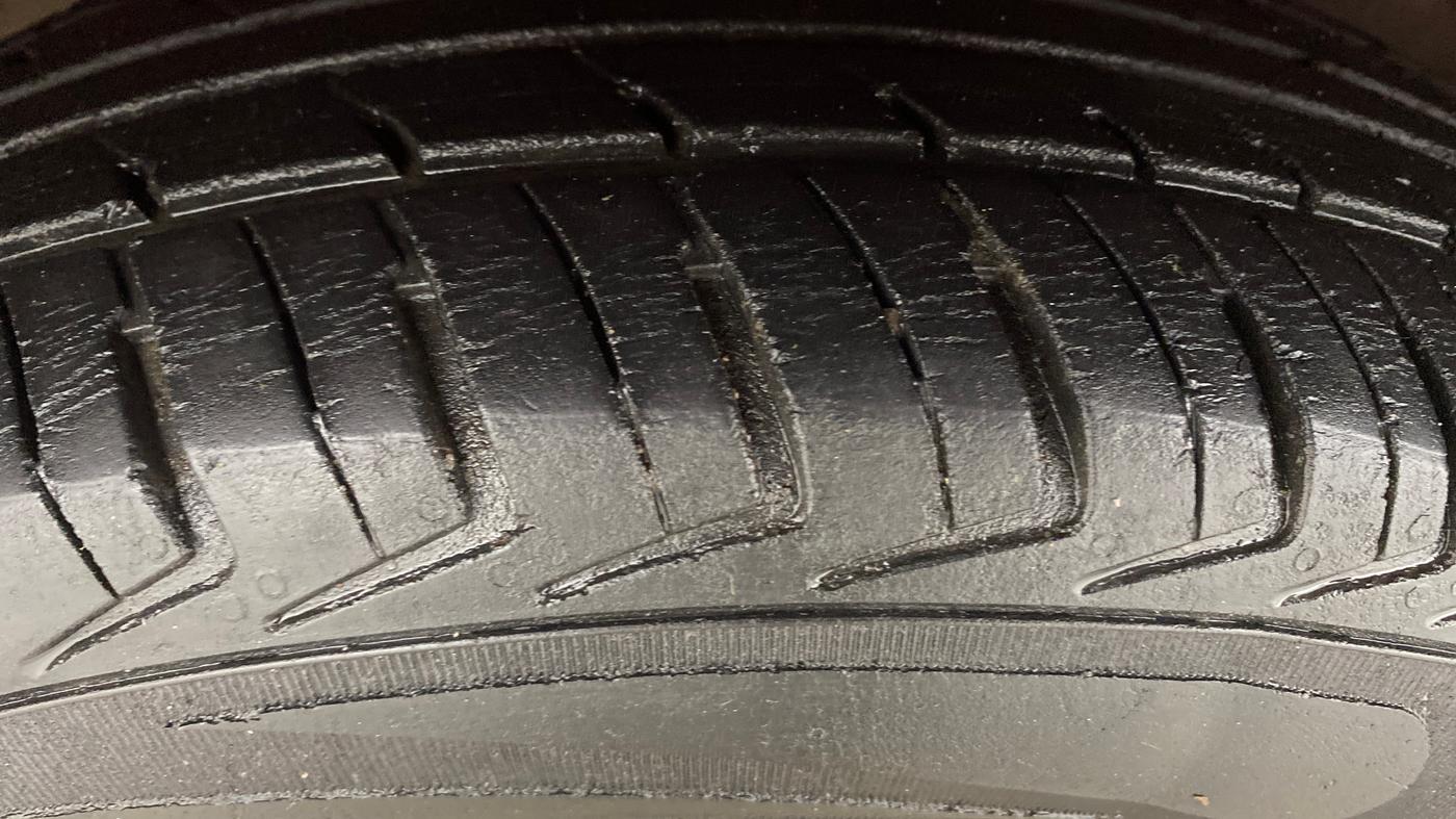 2018 Datsun Redi Go S, Petrol, Manual, 59,438 km, Left Front Tyre Tread