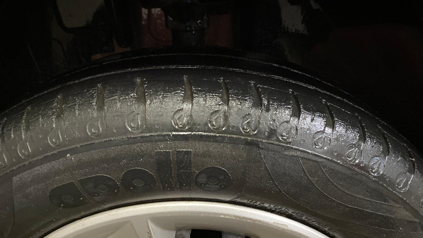 2021 Renault Kwid RXL, Petrol, Manual, 54,159 km, Left Front Tyre Tread