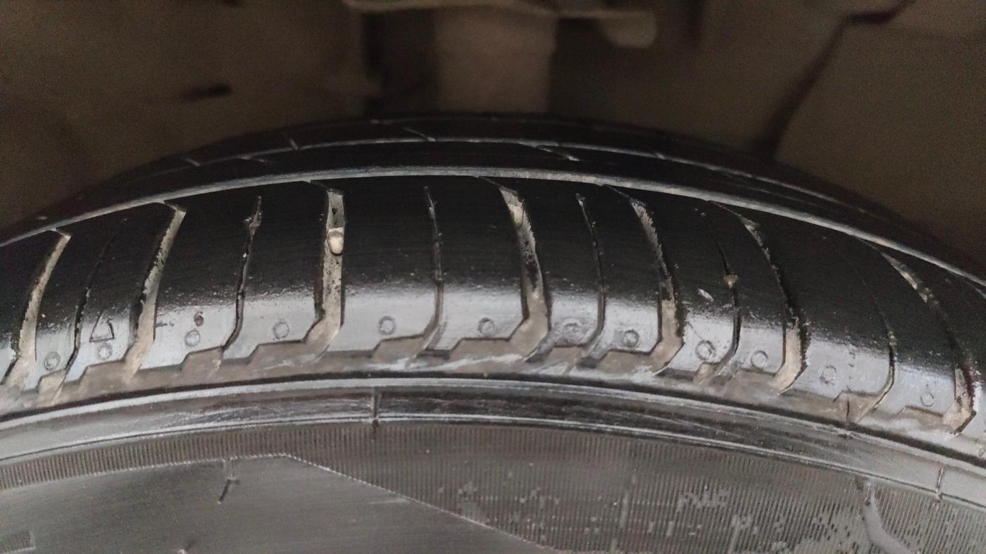 2017 Nissan Micra XV CVT, Petrol, Automatic, 45,843 km, Right Front Tyre Tread