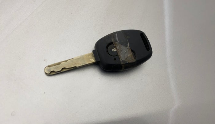 2014 Honda Amaze 1.2L I-VTEC SX, Petrol, Manual, 1,39,533 km, Key Close Up