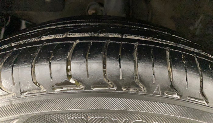 2014 Honda Amaze 1.2L I-VTEC SX, Petrol, Manual, 1,39,533 km, Left Front Tyre Tread