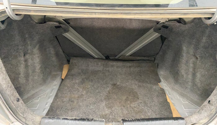 2014 Honda Amaze 1.2L I-VTEC SX, Petrol, Manual, 1,39,533 km, Boot Inside