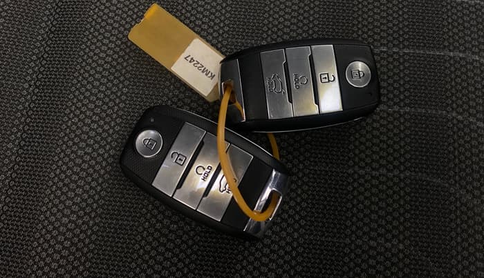 2023 KIA SONET HTK PLUS 1.0 IMT, Petrol, Manual, 27,312 km, Key Close Up
