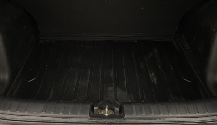 2023 KIA SONET HTK PLUS 1.0 IMT, Petrol, Manual, 27,312 km, Boot Inside