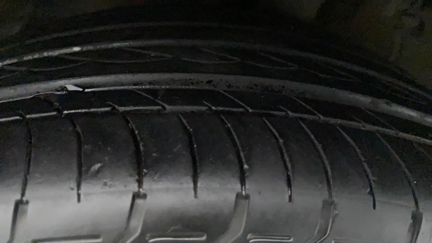 2019 Honda Civic ZX CVT PETROL, Petrol, Automatic, 24,980 km, Right Front Tyre Tread