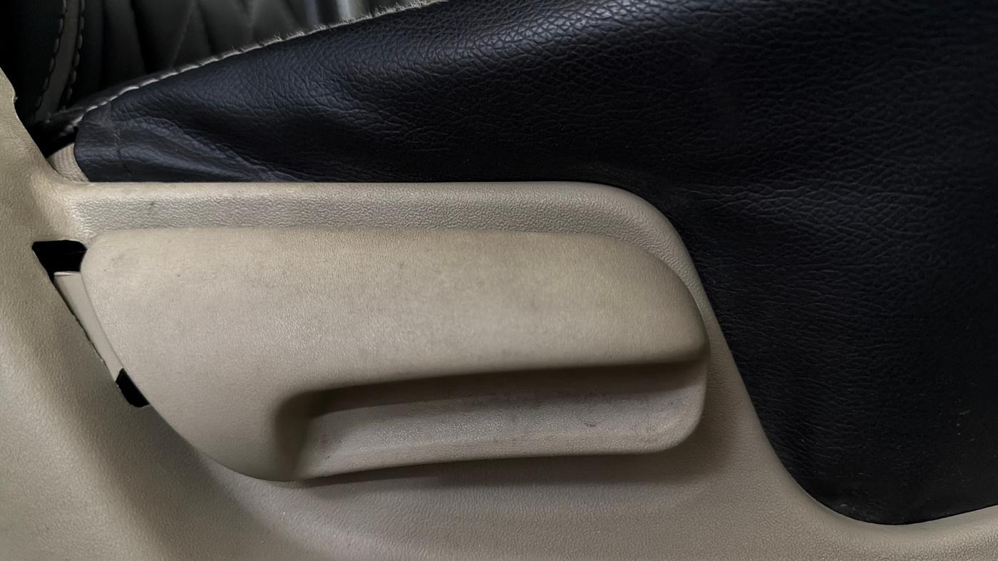 2015 Maruti Ertiga VXI, Petrol, Manual, 52,313 km, Driver Side Adjustment Panel