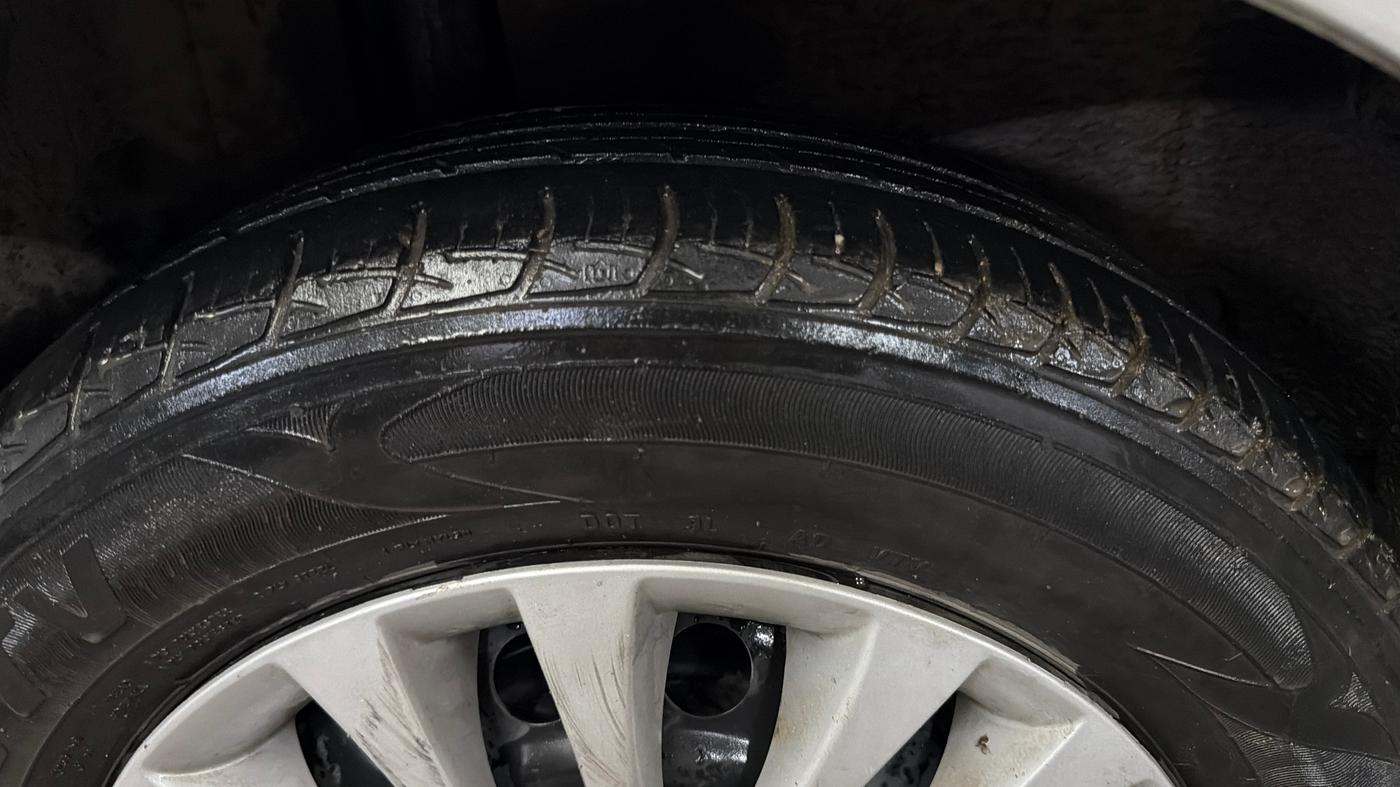 2015 Maruti Ertiga VXI, Petrol, Manual, 52,313 km, Right Rear Tyre Tread