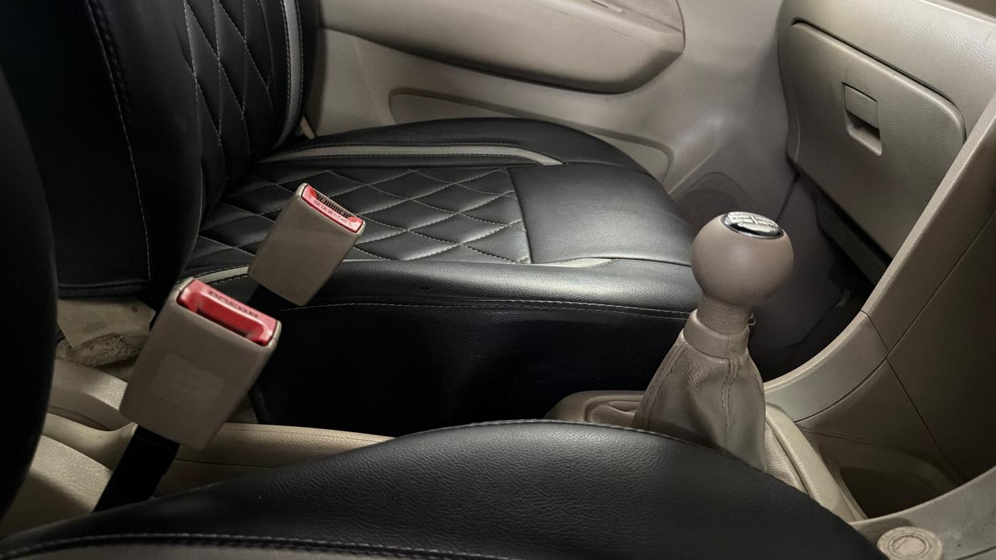 2015 Maruti Ertiga VXI, Petrol, Manual, 52,313 km, Gear Lever