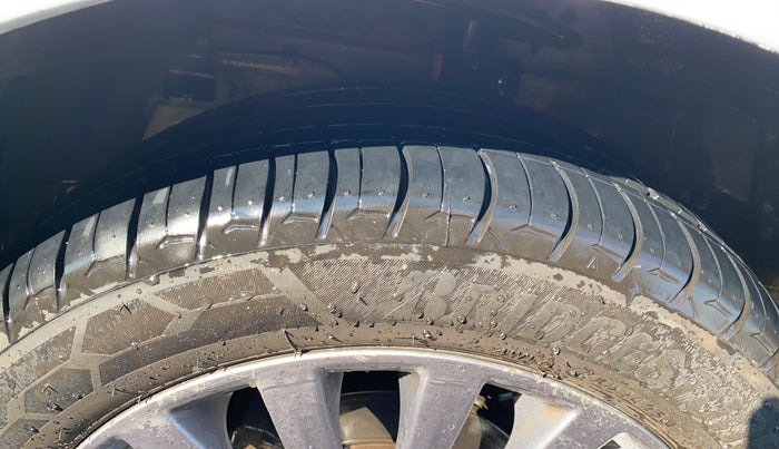 2018 Maruti Ciaz S 1.4 MT PETROL, Petrol, Manual, 1,15,740 km, Left Front Tyre Tread