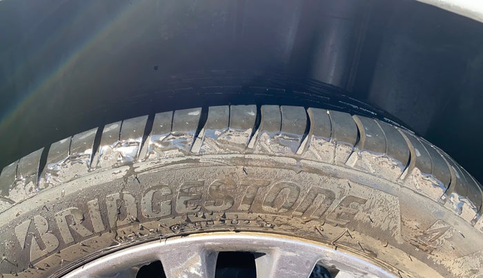 2018 Maruti Ciaz S 1.4 MT PETROL, Petrol, Manual, 1,15,740 km, Left Rear Tyre Tread