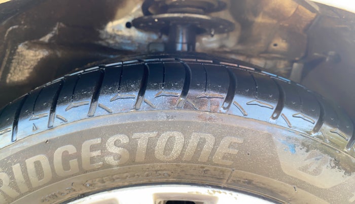 2018 Maruti Ciaz S 1.4 MT PETROL, Petrol, Manual, 1,15,740 km, Right Front Tyre Tread