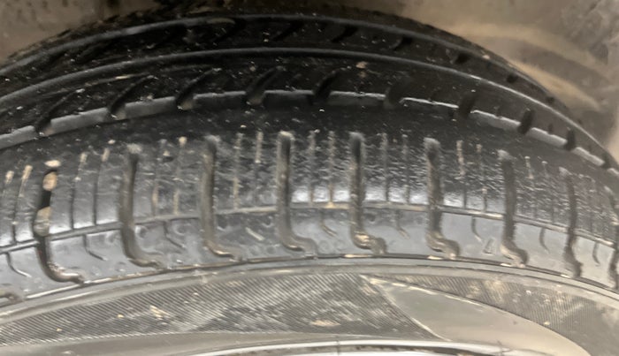 2017 Maruti Alto K10 LXI CNG (AIRBAG), CNG, Manual, 87,653 km, Right Front Tyre Tread